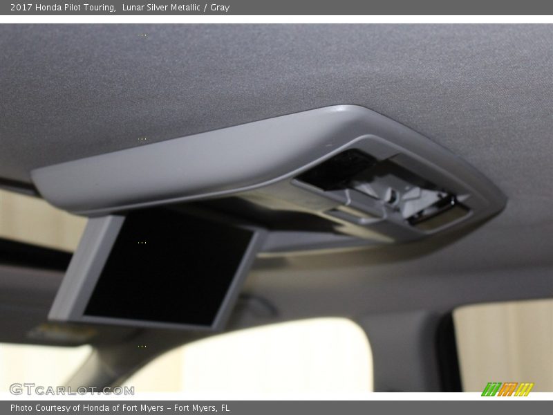 Lunar Silver Metallic / Gray 2017 Honda Pilot Touring