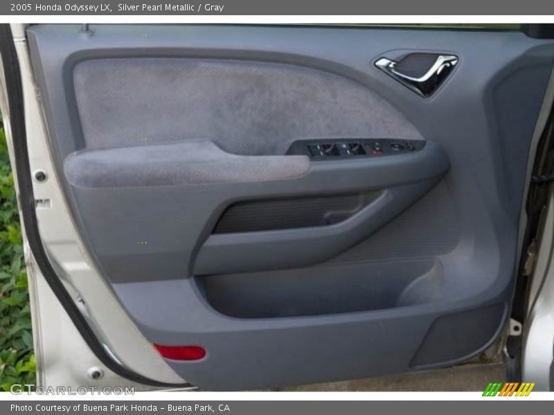 Silver Pearl Metallic / Gray 2005 Honda Odyssey LX