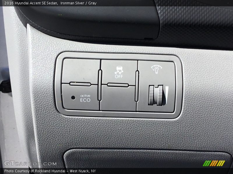 Ironman Silver / Gray 2016 Hyundai Accent SE Sedan