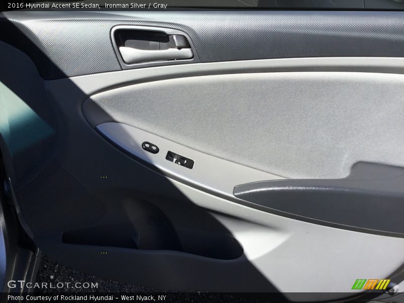 Ironman Silver / Gray 2016 Hyundai Accent SE Sedan