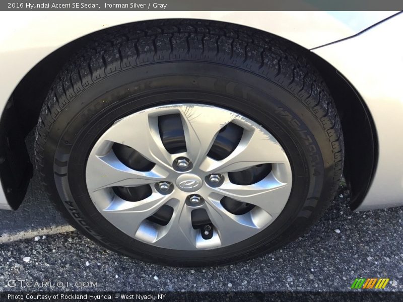 Ironman Silver / Gray 2016 Hyundai Accent SE Sedan