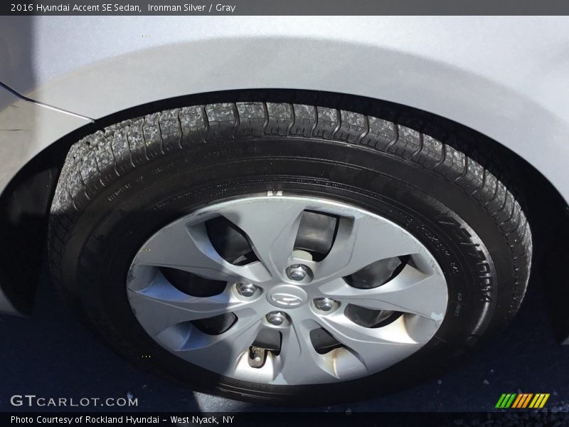 Ironman Silver / Gray 2016 Hyundai Accent SE Sedan