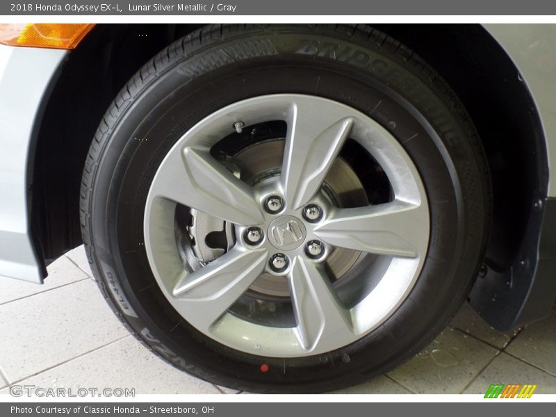 Lunar Silver Metallic / Gray 2018 Honda Odyssey EX-L