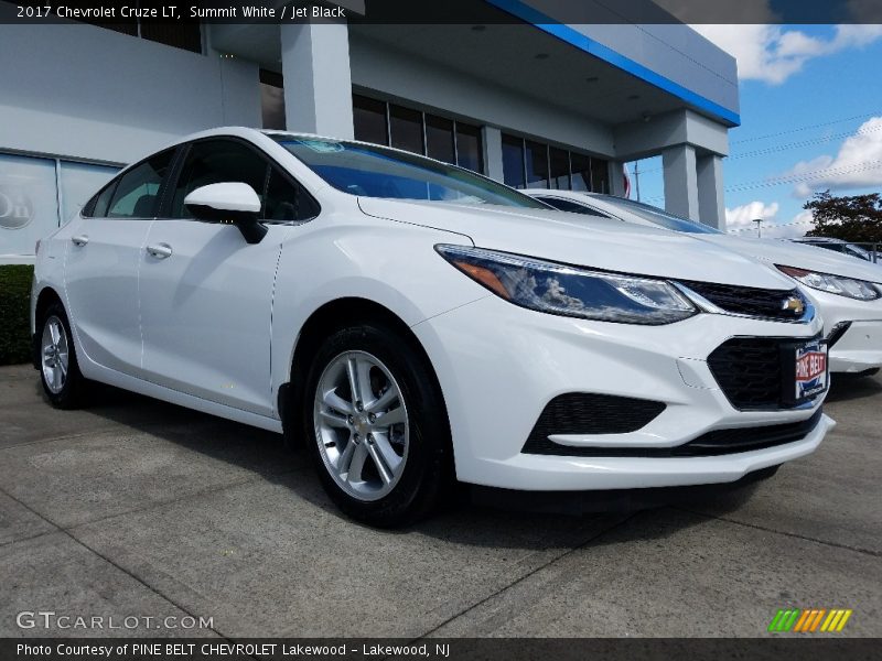 Summit White / Jet Black 2017 Chevrolet Cruze LT