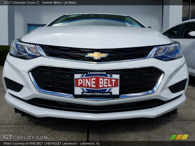 Summit White / Jet Black 2017 Chevrolet Cruze LT