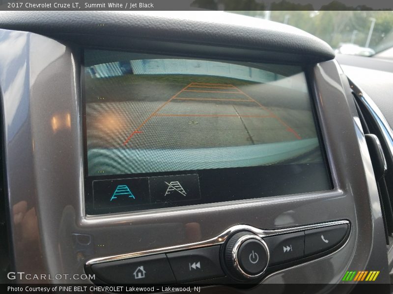 Summit White / Jet Black 2017 Chevrolet Cruze LT