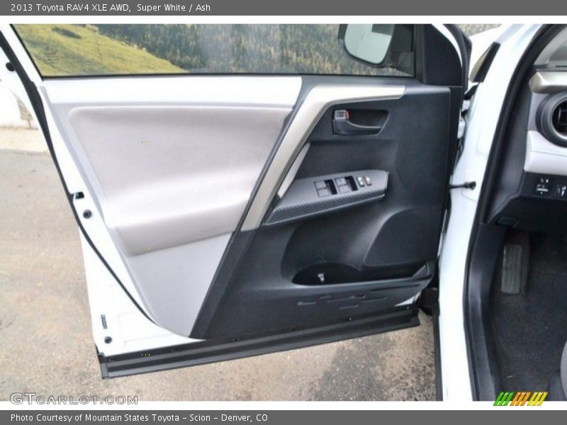 Super White / Ash 2013 Toyota RAV4 XLE AWD