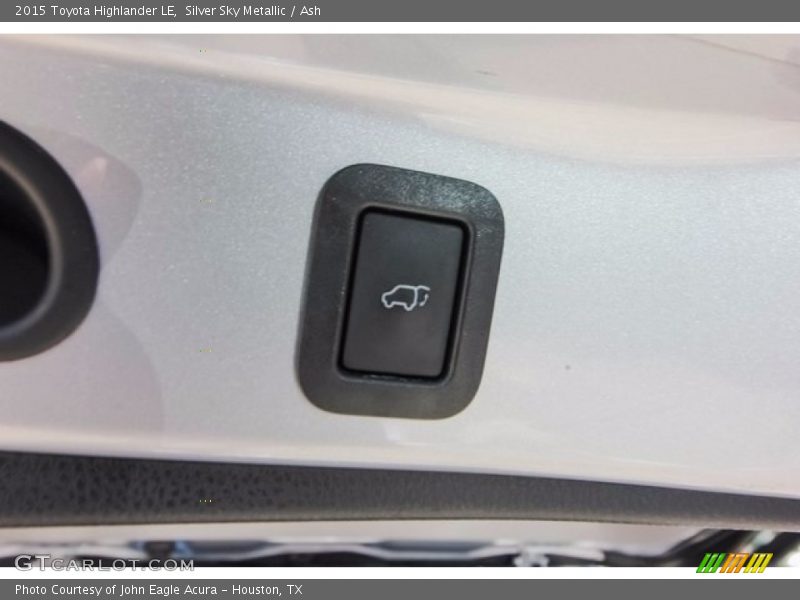 Silver Sky Metallic / Ash 2015 Toyota Highlander LE