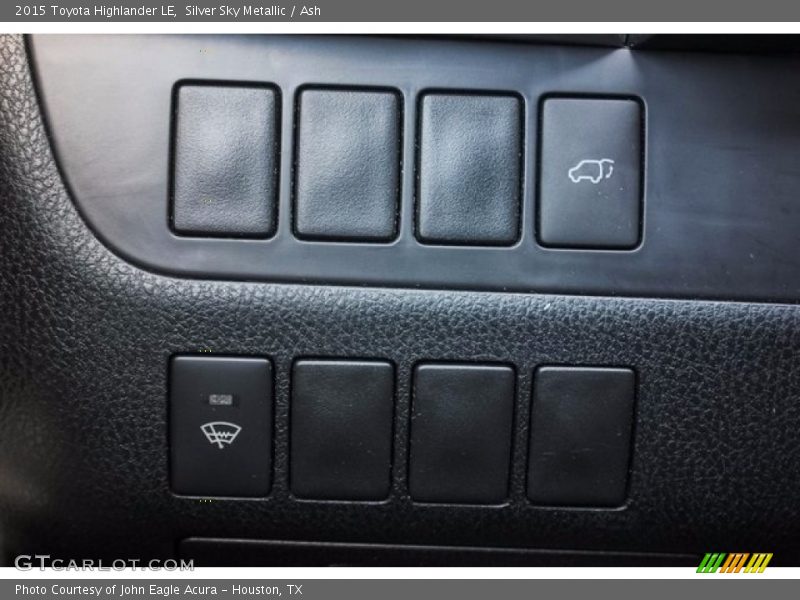 Silver Sky Metallic / Ash 2015 Toyota Highlander LE