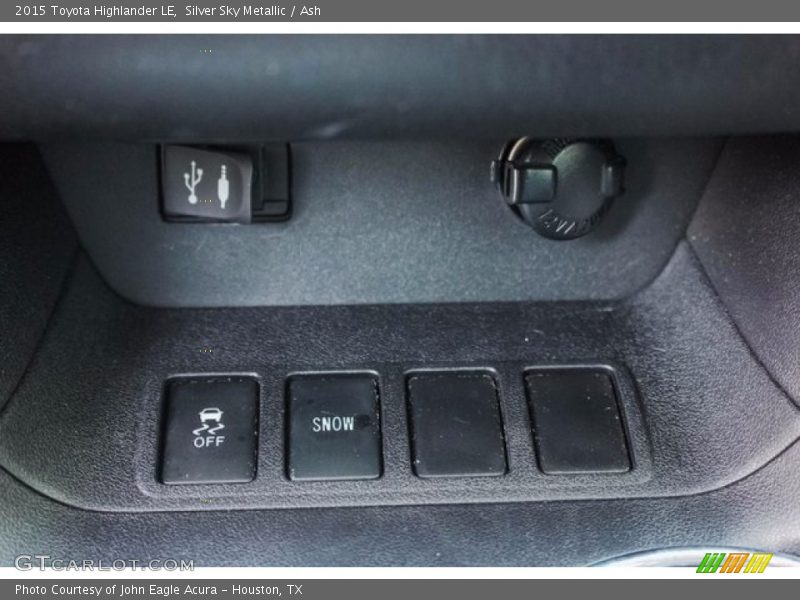 Silver Sky Metallic / Ash 2015 Toyota Highlander LE