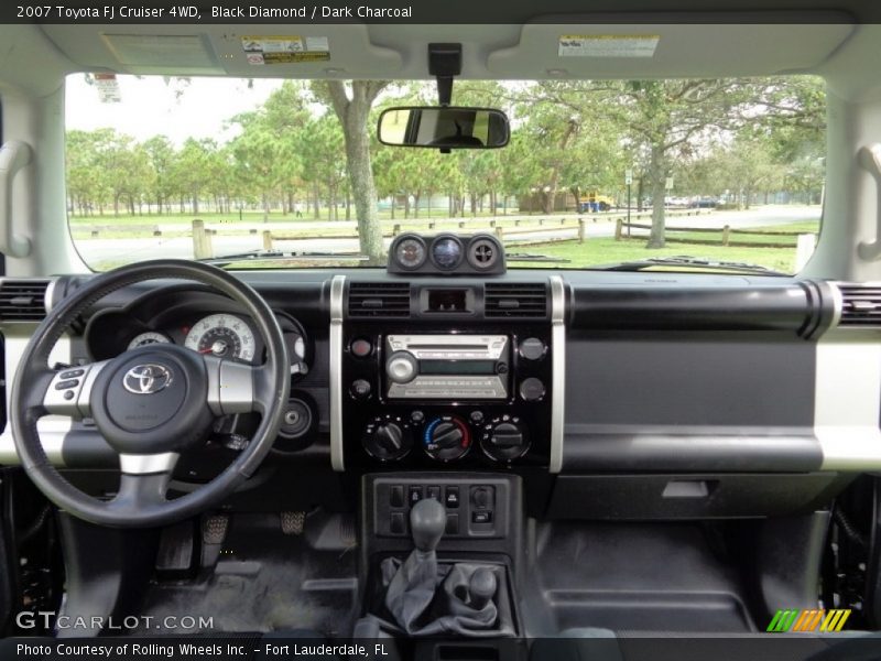 Black Diamond / Dark Charcoal 2007 Toyota FJ Cruiser 4WD