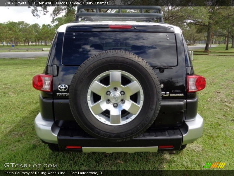 Black Diamond / Dark Charcoal 2007 Toyota FJ Cruiser 4WD