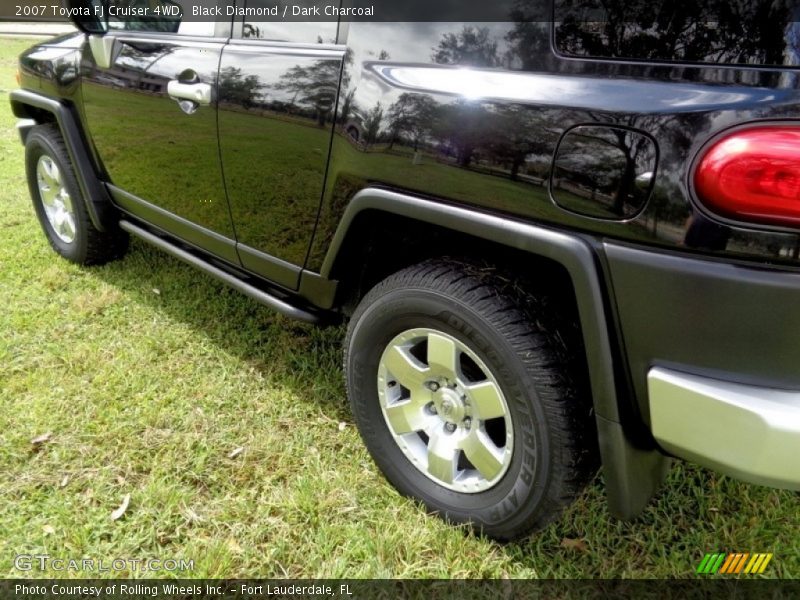 Black Diamond / Dark Charcoal 2007 Toyota FJ Cruiser 4WD
