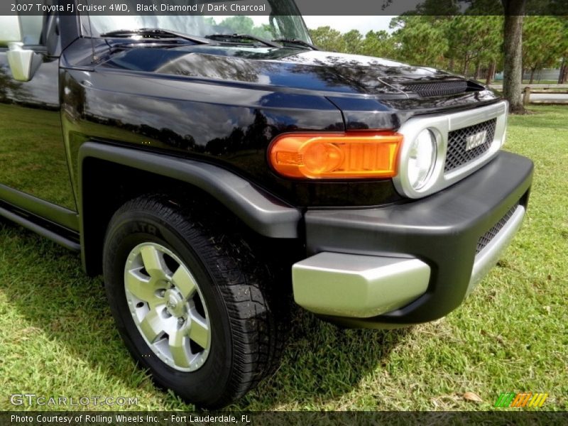 Black Diamond / Dark Charcoal 2007 Toyota FJ Cruiser 4WD