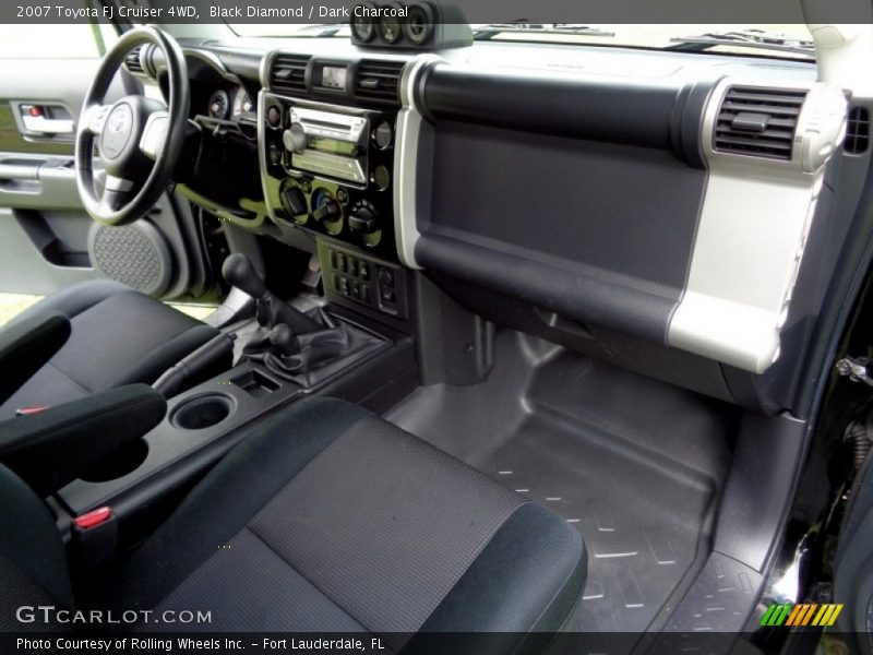 Black Diamond / Dark Charcoal 2007 Toyota FJ Cruiser 4WD