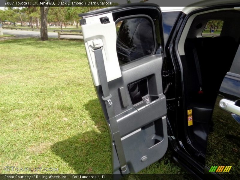 Black Diamond / Dark Charcoal 2007 Toyota FJ Cruiser 4WD