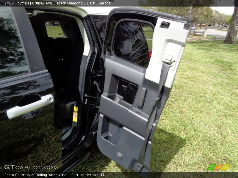 Black Diamond / Dark Charcoal 2007 Toyota FJ Cruiser 4WD