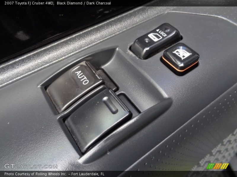 Black Diamond / Dark Charcoal 2007 Toyota FJ Cruiser 4WD