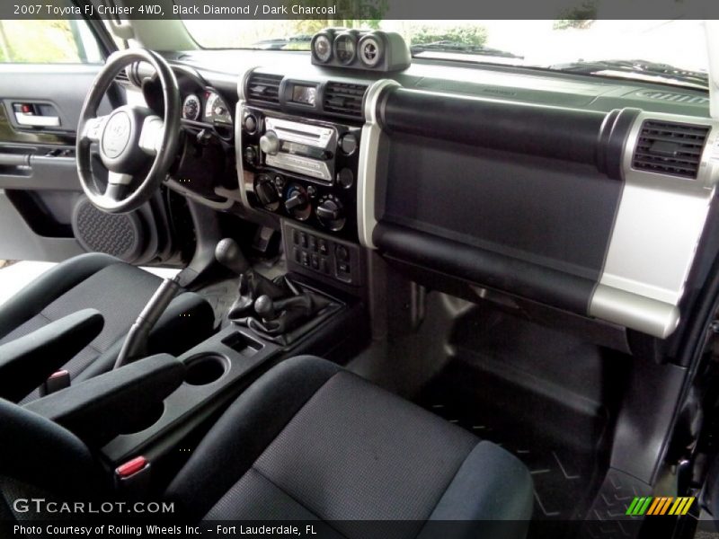 Black Diamond / Dark Charcoal 2007 Toyota FJ Cruiser 4WD