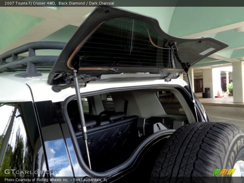 Black Diamond / Dark Charcoal 2007 Toyota FJ Cruiser 4WD