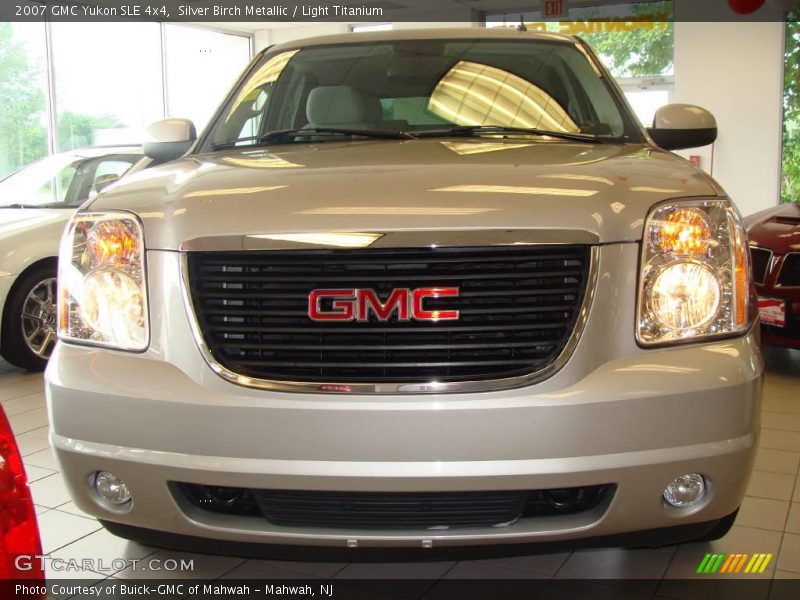 Silver Birch Metallic / Light Titanium 2007 GMC Yukon SLE 4x4