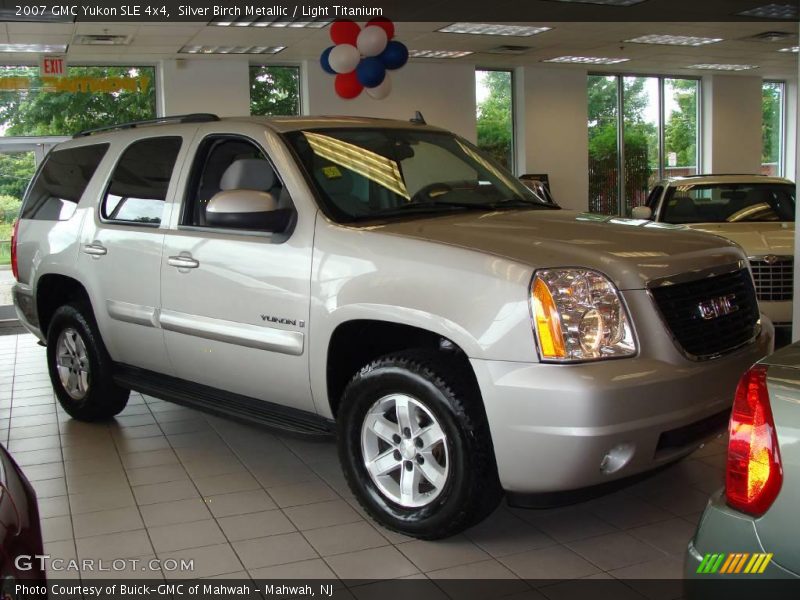 Silver Birch Metallic / Light Titanium 2007 GMC Yukon SLE 4x4