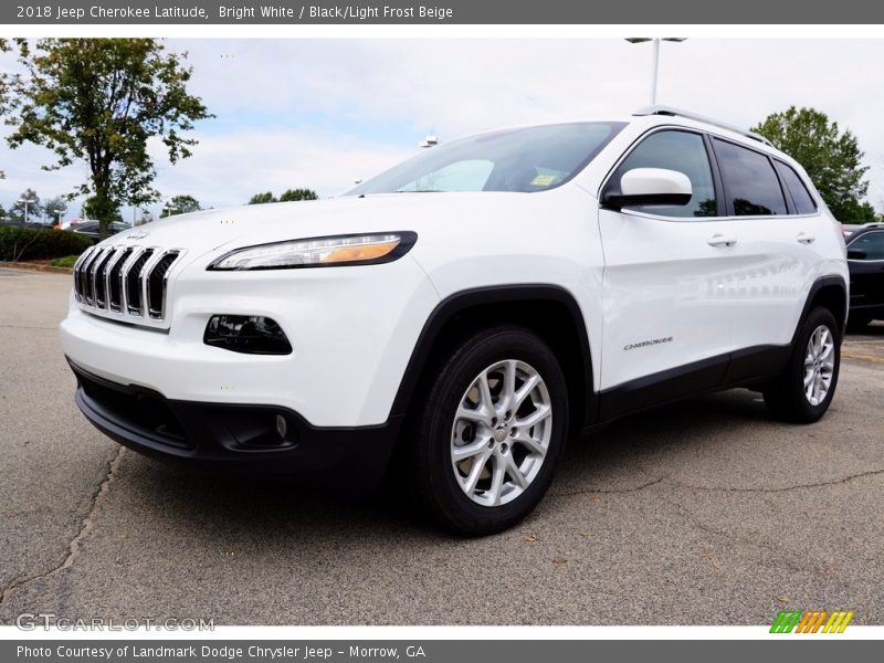 Bright White / Black/Light Frost Beige 2018 Jeep Cherokee Latitude