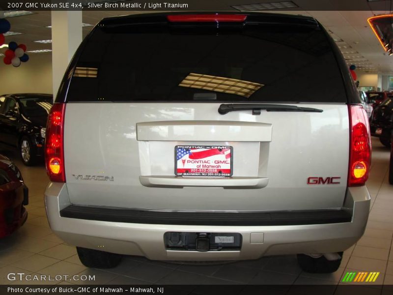 Silver Birch Metallic / Light Titanium 2007 GMC Yukon SLE 4x4