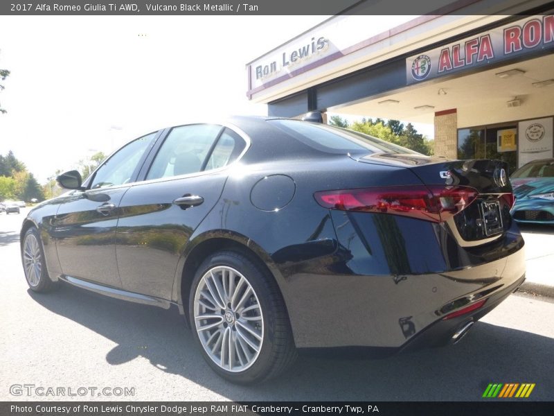 Vulcano Black Metallic / Tan 2017 Alfa Romeo Giulia Ti AWD
