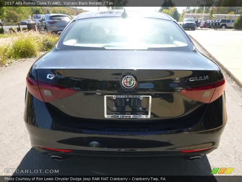 Vulcano Black Metallic / Tan 2017 Alfa Romeo Giulia Ti AWD