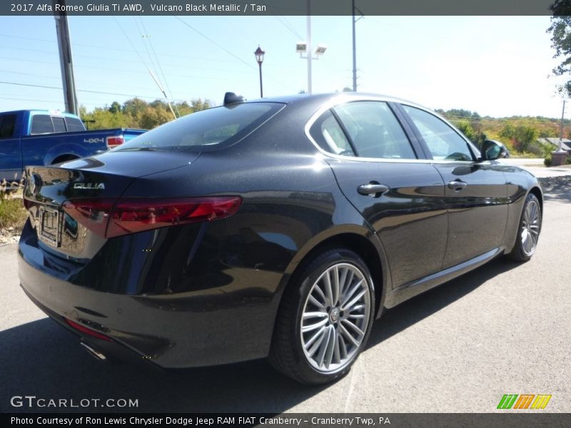 Vulcano Black Metallic / Tan 2017 Alfa Romeo Giulia Ti AWD