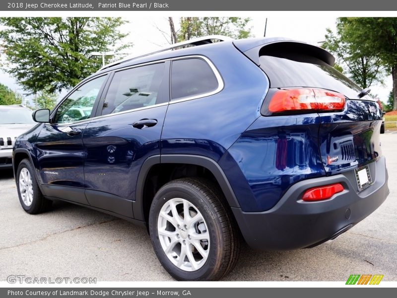 Patriot Blue Pearl / Black 2018 Jeep Cherokee Latitude