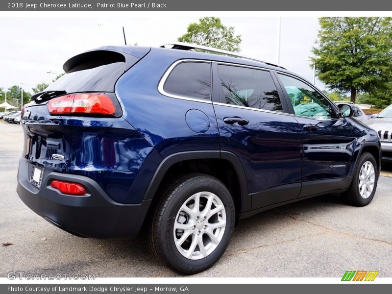 Patriot Blue Pearl / Black 2018 Jeep Cherokee Latitude