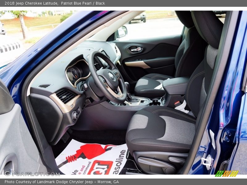 Patriot Blue Pearl / Black 2018 Jeep Cherokee Latitude