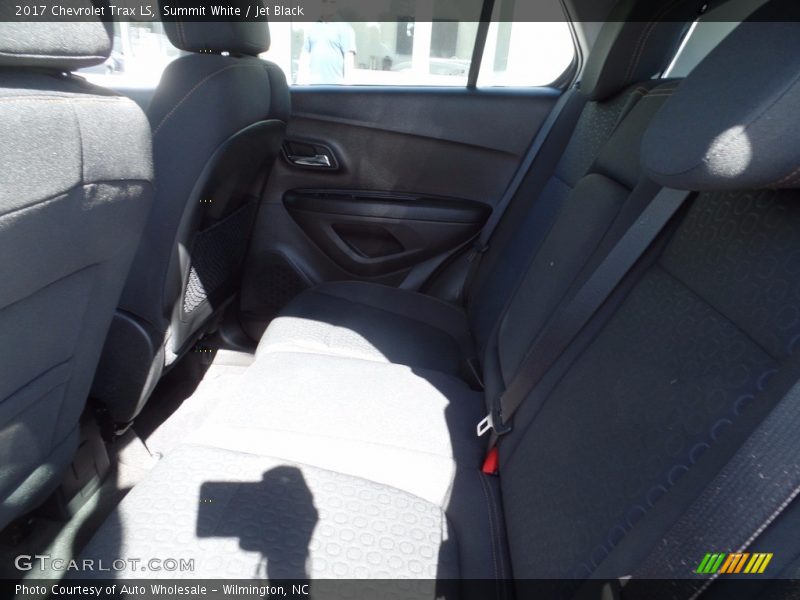 Summit White / Jet Black 2017 Chevrolet Trax LS