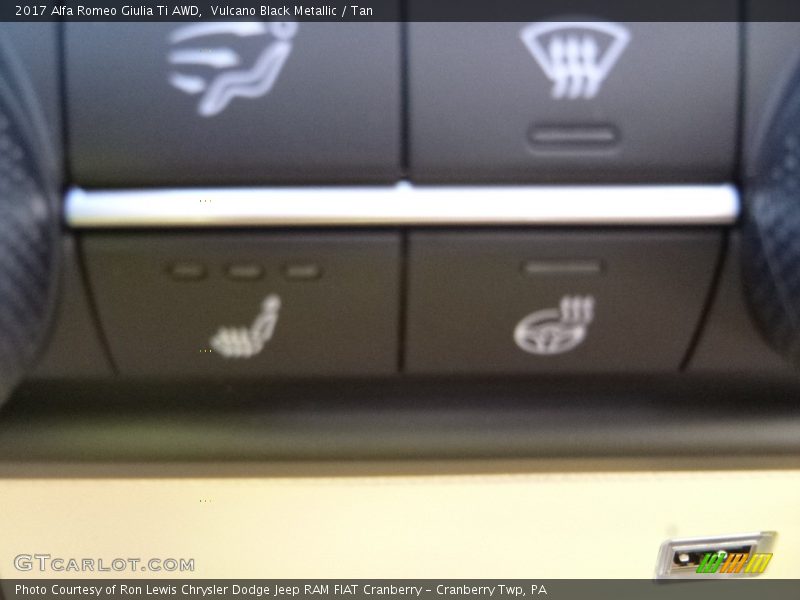 Vulcano Black Metallic / Tan 2017 Alfa Romeo Giulia Ti AWD