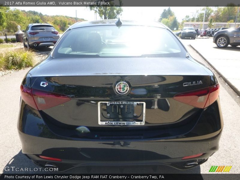 Vulcano Black Metallic / Black 2017 Alfa Romeo Giulia AWD