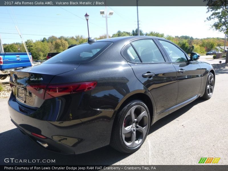 Vulcano Black Metallic / Black 2017 Alfa Romeo Giulia AWD