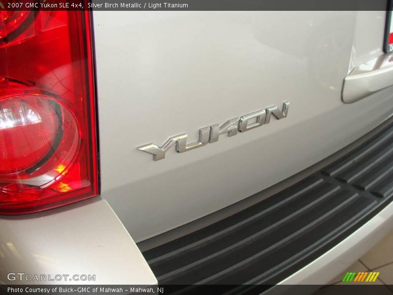 Silver Birch Metallic / Light Titanium 2007 GMC Yukon SLE 4x4