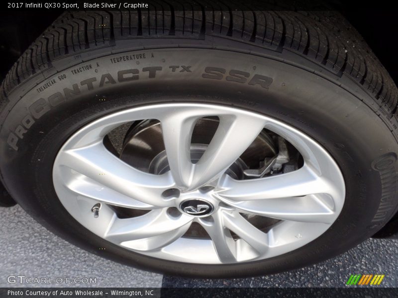 Blade Silver / Graphite 2017 Infiniti QX30 Sport