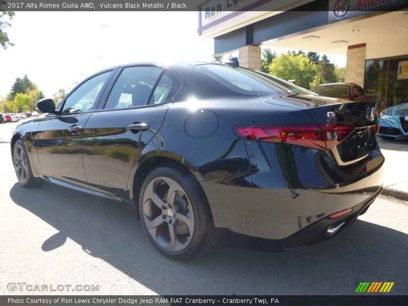 Vulcano Black Metallic / Black 2017 Alfa Romeo Giulia AWD