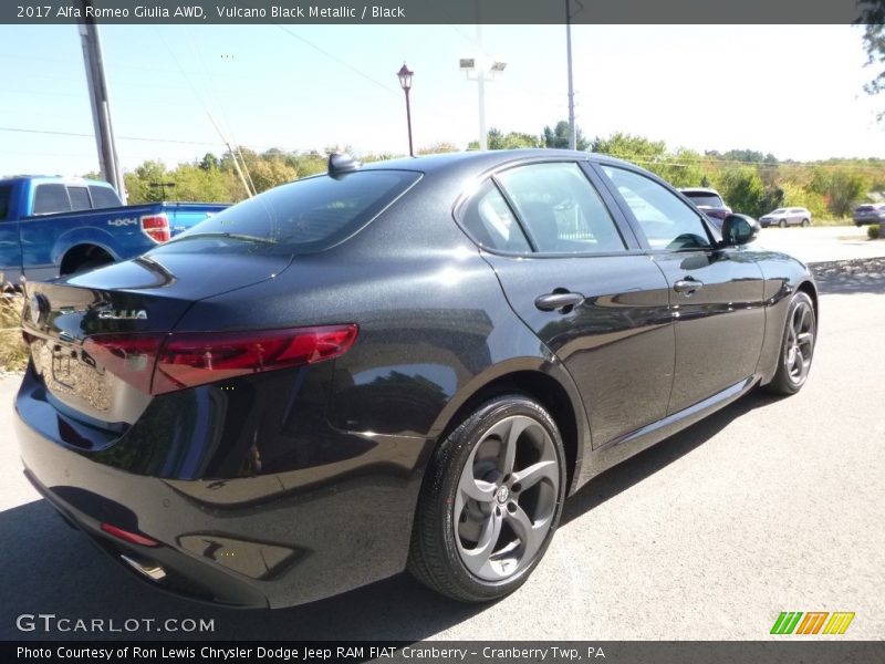 Vulcano Black Metallic / Black 2017 Alfa Romeo Giulia AWD