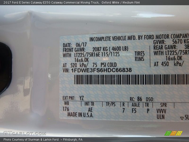 Oxford White / Medium Flint 2017 Ford E Series Cutaway E350 Cutaway Commercial Moving Truck