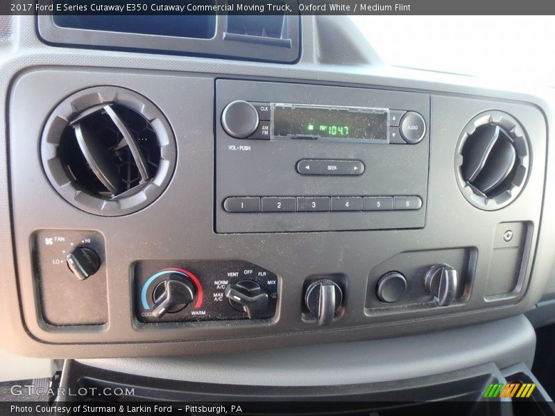 Oxford White / Medium Flint 2017 Ford E Series Cutaway E350 Cutaway Commercial Moving Truck