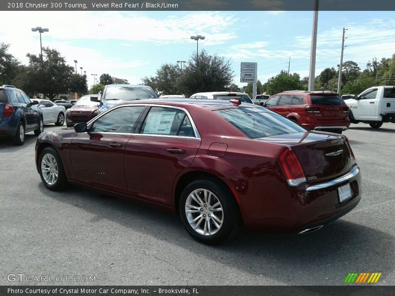 Velvet Red Pearl / Black/Linen 2018 Chrysler 300 Touring