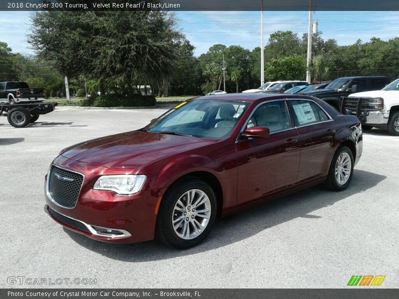 Velvet Red Pearl / Black/Linen 2018 Chrysler 300 Touring