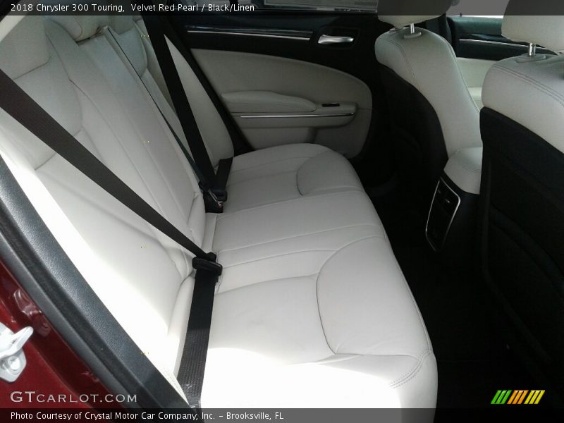Velvet Red Pearl / Black/Linen 2018 Chrysler 300 Touring