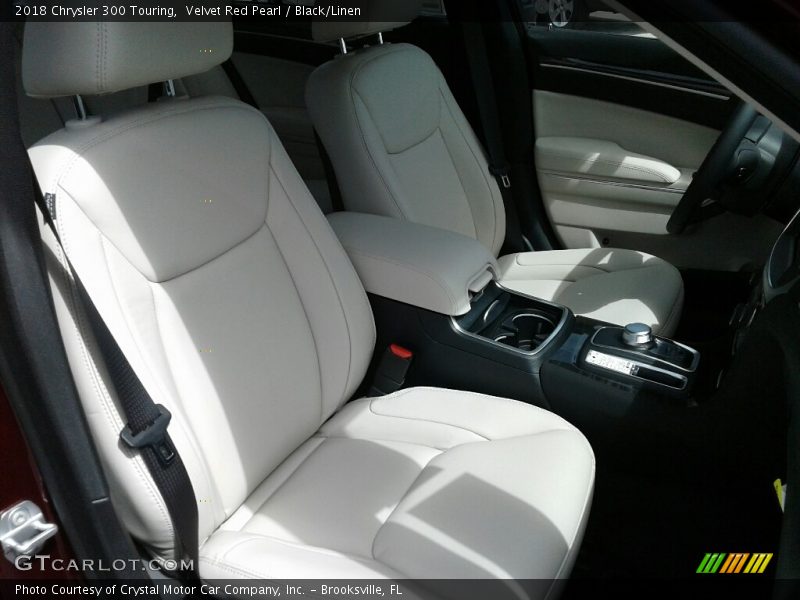 Velvet Red Pearl / Black/Linen 2018 Chrysler 300 Touring
