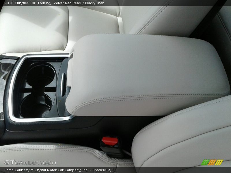 Velvet Red Pearl / Black/Linen 2018 Chrysler 300 Touring