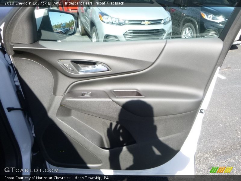 Iridescent Pearl Tricoat / Jet Black 2018 Chevrolet Equinox LT AWD